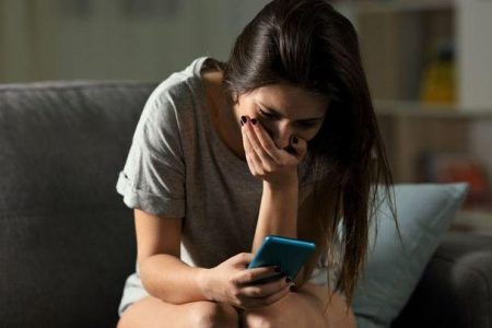 فيديوهات جنسية تهز مدينة الجديدة.. أبطالها  أبناء شخصيات نافذة