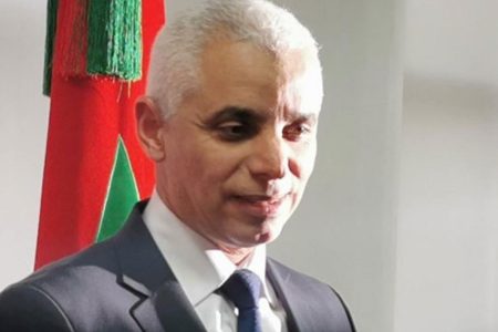وزير الصحة والحماية الاجتماعية خاليد أيت الطالب يترأس حفل منح شهادات لمبادرة المستشفيات الصديقة للأطفال
