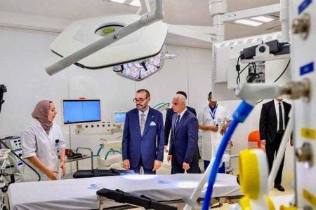 جلالة الملك يعطي تعليماته السامية لإطلاق العمل بمستشفى محمد السادس بالحسيمة ومستشفى الزموري بالقنيطرة