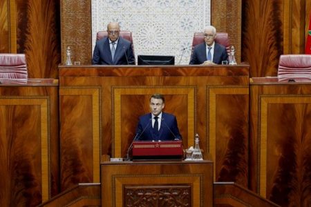 امانويل ماكرون يزور البرلمان ويؤكد أن حاضر ومستقبل الصحراء تحت السيادة المغربية