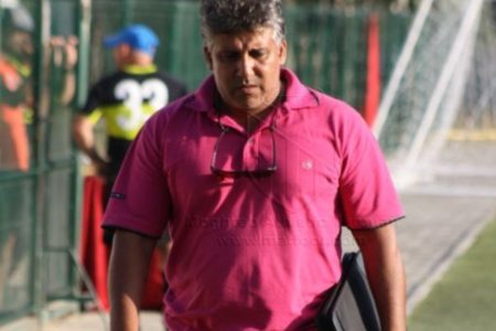 تعزية وموسات في وفاة اخ الإطار الوطني ومدرب شباب المسيرة سمير يعيش