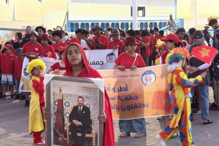نظمت جمعية سفراء الخير، بالتنسيق مع إدارة المركز الوطني للتخييم بالحوزية، احتفالًا بهيجًا بمناسبة عيد العرش المجيد في مخيم الإبداع