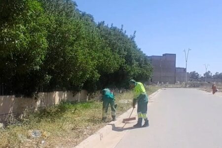 **عمال النظافة بخريبكة في مواجهة الحرارة: حي بن جلون نموذجًا ومسؤولية جماعية مطلوبة**