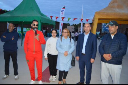 أعضاء المكتب الوطني لجمعية سفراء الخير والأعمال الإجتماعية الأستاذة نوال المريني والسيد عبد الرحيم المبرق في زيارة المركز الوطني للتخييم بالحوزية