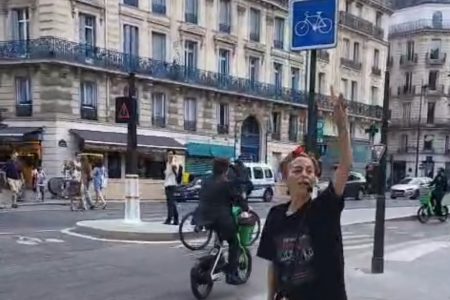 باريس بريكسل لاهاي البيضاء الرباط ليلى الضيف حاملة لرسالة الدفاع عن الحيوانات الضالة لا للقتل